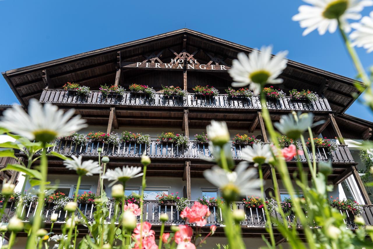 Hotel & Appartements Perwanger フィエー エクステリア 写真